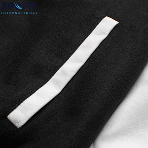 เสื้อแจ็คเก็ตเลตเตอร์แมนสำหรับผู้ชาย ผลิตภัณฑ์ฤดูหนาวแบบ Private Label สำหรับเสื้อผ้าสั่งทำพิเศษ ไซส์พลัส พร้อมโลโก้สั่งทำพิเศษ เสื้อแจ็คเก็ต Varsity ทรงโอเวอร์ไซส์สำหรับผู้ชาย - Product Image 4