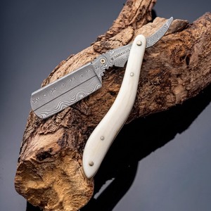 Rasoir à lame unique en acier de Damas IKZARSA pour hommes avec manche en os de buffle pour la barbierie et le rasage du visage - Product Image 4