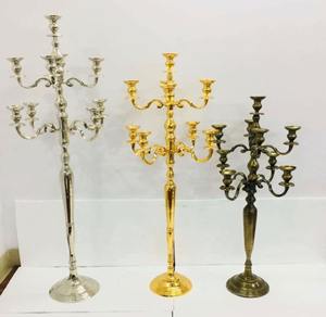 De superbes candélabres peuvent servir à la fois comme éclairage fonctionnel et comme centre de table décoratif simultanément. - Product Image 3