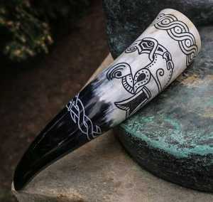 Corne à boire viking artisanale, écologique et durable, en corne de bœuf naturelle, tasse à bière nordique médiévale, personnalisable, vente en gros, style rustique - Product Image 2