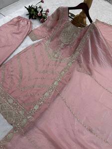 Ensemble de salwar kameez en soie brodée rose avec dupatta pour femmes indiennes/pakistanaises traditionnelles, idéal pour les remises de diplômes, Diwali, mariages - Product Image 4
