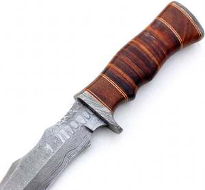 Couteau à lame fixe multi-ébavures en acier Damas forgé à la main, outil artisanal d'extérieur avec manche en cuir et bois empilés - Product Image 2