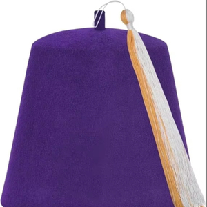 Chapeau Fez maçonnique uni - Laine violette avec diverses couleurs de pompons, type de tissu : 100% laine, instructions d'entretien : Lavage à la main uniquement - Product Image 1