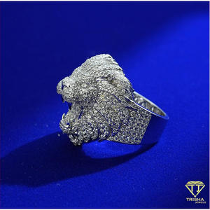 Bague de déclaration de luxe en argent sterling 925 avec tête d'animal en moissanite et pierres étincelantes, pour les acheteurs de bijoux en gros - Product Image 3
