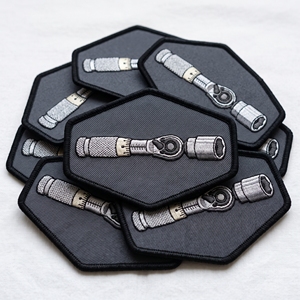 Écusson brodé ovale pour clé à chocs, bordure grise, emblème d'outil de mécanicien en sergé pour vêtements, exportateur - Product Image 3