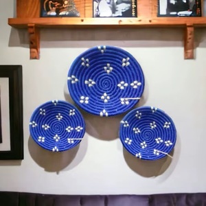 Élégante étagère murale circulaire tissée à la main en herbe de Sabai bleue, décoration artistique traditionnelle bohème géométrique abstraite pour salon - Product Image 4
