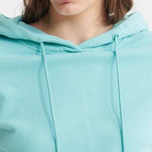 Sweat à capuche décontracté pour femme, coupe courte, en molleton, à manches longues, avec logo personnalisé sur le devant, idéal pour l'hiver et la gym, de haute qualité - Product Image 2