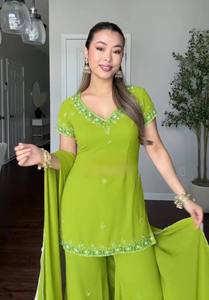 ชุดสาหรี่กะมีซปักมือสไตล์ปากีสถานสำหรับผู้หญิง สีเขียวมะนาว สำหรับงานปาร์ตี้ฤดูร้อน ฤดูใบไม้ร่วง และฤดูหนาว ดีไซน์ทันสมัยระดับพรีเมียม - Product Image 1