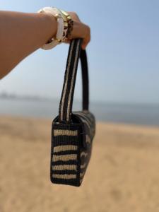 Bolso de hombro bohemio de algodón bordado con cuentas para mujer, con cierre magnético, para viajes diarios de verano, negro dorado, ecológico - Product Image 4