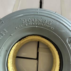 Neumático sólido Cheng Shin 3.00-4 260X85 10X3, antipinchazos, de poliuretano, color gris, para scooters de movilidad Pride Drive, Invacare, sillas de ruedas eléctricas y carritos. - Product Image 3