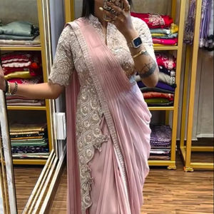 Sari Indio de Georgette de Seda Elegante, Superventas, con Bordado Multicolor y Ribete de Encaje, para Fiestas de Invierno + Blusa Falsa - Product Image 1