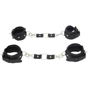 Menottes et attaches de cheville en cuir noir avec rembourrage et chaînes métalliques pour une retenue sécurisée - Product Image 2