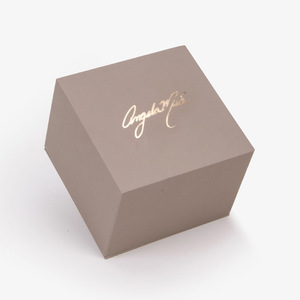 Nuestra caja de regalo de reloj de lujo agrega un toque de elegancia y sofisticación a sus preciados Relojes - Product Image 3