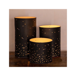 Ensemble de trois bougeoirs élégants en métal vert de différentes tailles pour la table à manger et la décoration de la maison - Product Image 2