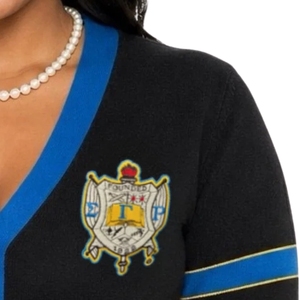 เสื้อคาร์ดิแกน SGRHO สีดำสำหรับผู้หญิง ลายตัวอักษรกรีก ติดกระดุม เสื้อถักนิตติ้ง ชุดนักศึกษา แฟชั่นลำลองสำหรับวิทยาลัย เสื้อคาร์ดิแกนสั่งทำพิเศษ - Product Image 2