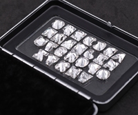 OM GEMS Diamant de laboratoire HPHT CVD taillé en forme de lettre, couleur EF, clarté VVS-VS, certifié IGI, percé au laser, unique, en vente chaude