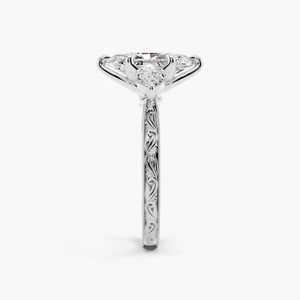 Bague de fiançailles en or 14 carats avec trois pierres de taille marquise et poire, sertie de griffes en filigrane gravé vintage pour femme - Product Image 6