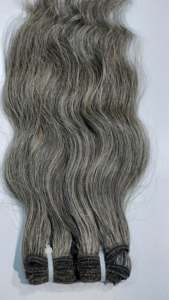 ผมแท้ของมนุษย์อินเดีย เกรด 12A แบบเรมี่ ไม่ผ่านการแปรรูป 100% # ผมต่อแบบเวฟสีเทา 100 กรัม/3.5 ออนซ์ ขายส่งจากผู้ผลิตระดับพรีเมียม - Product Image 4