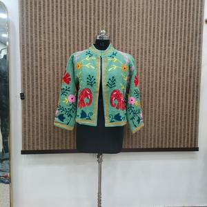 Chaqueta Corta de Mujer Hastkala, Bordada a Mano con Diseño Floral, 100% Algodón Tejido, Cuello Mandarín, Manga Larga, Estilo Boho, Otoño - Product Image 1