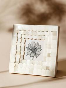 Elegante Marco de Fotos con Incrustaciones de Hueso Hecho a Mano, Logotipo Personalizado, Diseño Elegante, Irrompible, Ecológico, para Fotos Familiares y Uso en Oficina - Product Image 1