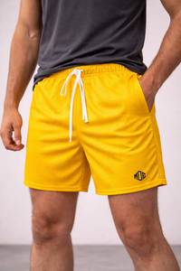 กางเกงบาสเก็ตบอลตาข่ายสีเหลืองสำหรับผู้ชาย เอวยางยืดพร้อมเชือกผูก ระบายอากาศได้ดี เหมาะสำหรับการฝึกซ้อมในสนาม รับผลิตแบบ OEM จำนวนมาก - Product Image 4