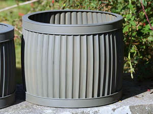Wholesale Rounded metal <b>planters</b> pot Outdoor garden decorative <b>planters</b> Wholesale price <b>planters</b> <b>Zinc</b> metal <b>planters</b> decor - Product Image 1