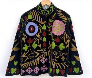 Chaqueta Bomber de Terciopelo Bordada con Diseño Suzani |   Diseño Floral Bohemio |   Acolchado ecológico a prueba de viento |   Lino/Nylon de Otoño |   Regalale | - Product Image 1