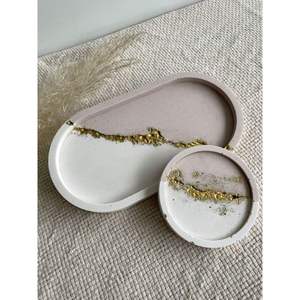 AZORA INDUSTRIES Ensemble de plateaux et sous-verres décoratifs en résine, faits à la main, de haute qualité, écologiques, de style transitionnel, pour la maison - Product Image 1