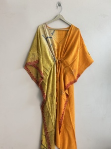 Caftán de Seda Sari Indio Vintage Surtido, Vestido Hecho a Mano Ecológico para Mujer, Vestido de Noche de Lujo, Vestido Maxi - Product Image 3