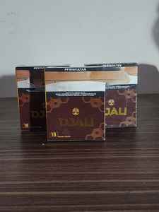 Estuches Portátiles Negros Personalizados para Cigarrillos, Hechos de Cartón, con Cierre Superior Abatible, Superficie Brillante, Reciclables, con Capacidad para 16/20 Cigarrillos - Product Image 5