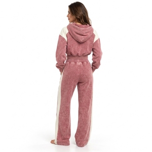 Conjunto Deportivo Premium para Mujer, Estilo Acid Wash, Sudadera y Pantalones Jogger de Algodón Lavado, Tela Suave, Ajuste Cómodo, Estilo Vintage Casual - Product Image 2