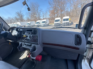 Camión de Caja Freightliner M2 2020 de Uso Ligero con Transmisión Automática, 75,688 millas - Product Image 5