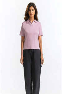 Camiseta de Cuello Redondo para Mujer, Diseño Moderno, Estructura Ligera y Ajuste Cómodo - Product Image 1
