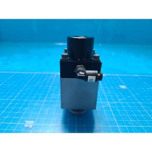 Válvula de Control de Aislamiento al Vacío MKS CVCVO-KFKF-NCVV, Usada como Pieza de Repuesto para Equipos Legacy Semiconductor - Product Image 1