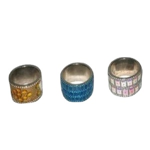 Vente en gros Anneaux de serviette de luxe Mariages Fêtes Dessus de table Accessoires de décoration Bois Rotin Perle Aluminium Disponible de luxe - Product Image 1