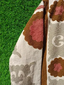 Chaqueta Bordada Suzani Color Crema Marrón Hecha a Mano, Chaqueta Abierta de Algodón y Lino con Diseño Floral, Estilo Boho Chic, Prenda Exterior Étnica para Mujer - Product Image 4