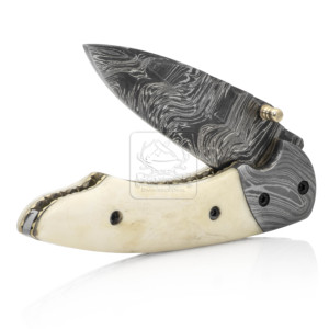 Couteau de poche pliant artisanal en acier Damas à pointe tombante, modèle DD-FK-524, idéal pour la chasse, le camping et les activités de plein air (EDC), vente en gros, multi-outils - Product Image 1
