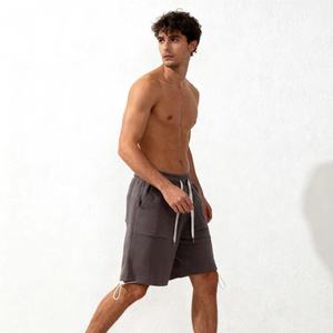 Short cargo ample respirant en coton 100% pour homme, taille mi-haute, couleur unie, avec cordon de serrage et ourlet élastique, personnalisable avec logo - Product Image 3