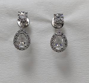 Bague pendante en or blanc 14 carats massif, sertie d'un halo de diamants de laboratoire taille brillant de 2 carats, certifiée IGI, luxe, pour anniversaire - Product Image 4