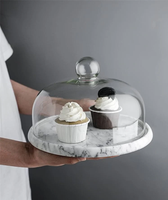 Support à gâteau rond en marbre blanc de haute qualité, réutilisable, design tendance, avec dôme en acrylique pour la décoration de cupcakes et pâtisseries, vente chaude