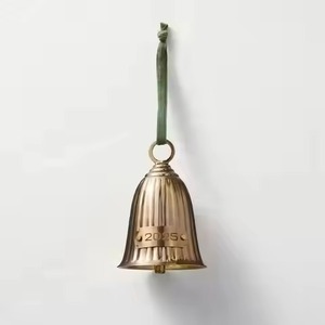 Campana Colgante Navideña de Metal Rústico Encantadora para Decoración de Árboles de Granja, Accesorios Festivos para el Hogar y Estilo de Celebración Navideña - Product Image 3