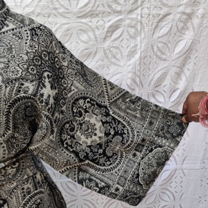 Kimono en tissu de laine de haute qualité, tissé à la main, motif Paisley, avec ceinture à nouer à la taille, design enveloppant, kimono chaud d'hiver pour femmes - Product Image 3