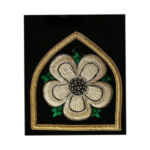 Insignia Bordada Personalizada con Flores, para Coser, Hilo Dorado, Tela Negra, Estilo Clásico, Decoración para Prendas - Product Image 5