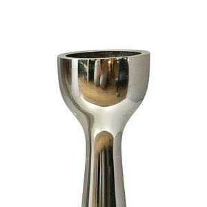 Nuevo Candelabro para Decoración del Hogar, Color Plateado Brillante, Acabado en Aluminio Fundido, Portavelas Hecho a Mano y Personalizado, Juego de 2 - Product Image 4