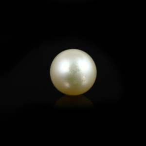 Certified Natural Pearl 9.15 Carat Loose Gemstone for Fine Jewelry - Product Image 1