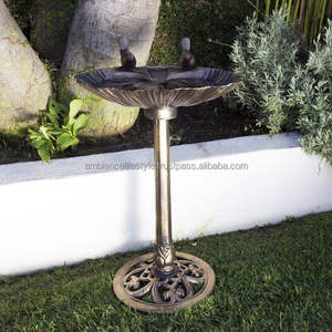 Baño decorativo para pájaros de metal para patio, recipiente de agua para jardín, de hierro, resistente al óxido, para exteriores, con diseño elegante y funcional. - Product Image 4