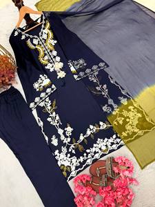 Salwar Kameez en velours pur entièrement brodé Sterling Creations avec palazzo et dupatta brodée au niveau des genoux, prêt-à-porter - Product Image 4