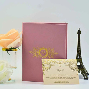 Caja de Invitación de Boda Plegable de Lujo en Azul Rey con Aspecto de Seda, Cinta de Satén Blanca, Broche de Diamantes de Imitación, Bolsillos y Tarjeta Metalizada - Product Image 4