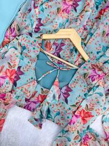 Nuevo Traje Anarkali con Estampado Floral en Organza, Vestido y Pantalón con Detalles Realistas y Dupatta - Product Image 6