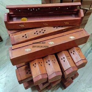 Couleurs unies manguier bois laiton incrusté bâtons d'encens supports boîte brûleurs pour parfum de maison exportateur en gros de l'Inde - Product Image 1